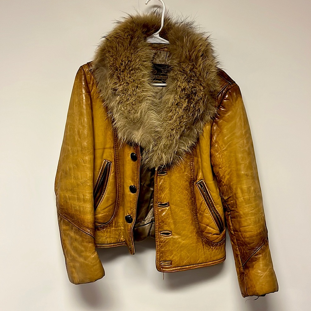 Vintage. The Leather Ranch Wolf Jacket. Size 40